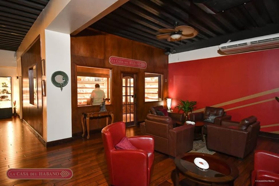 La Casa del Habano St. Kitts interior